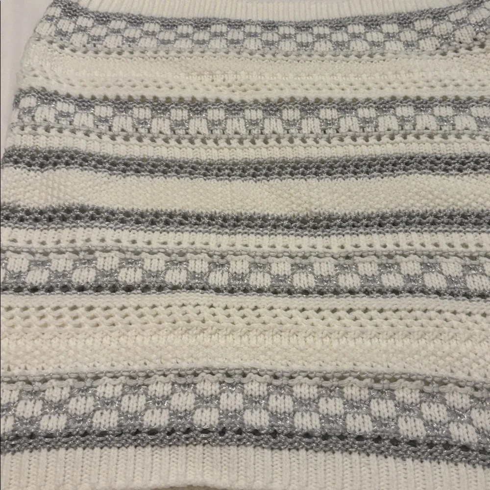 Laundry By Shelli Segal White and Silver fair isle Knit infinity neck Scarf NWT - Picture 4 of 11